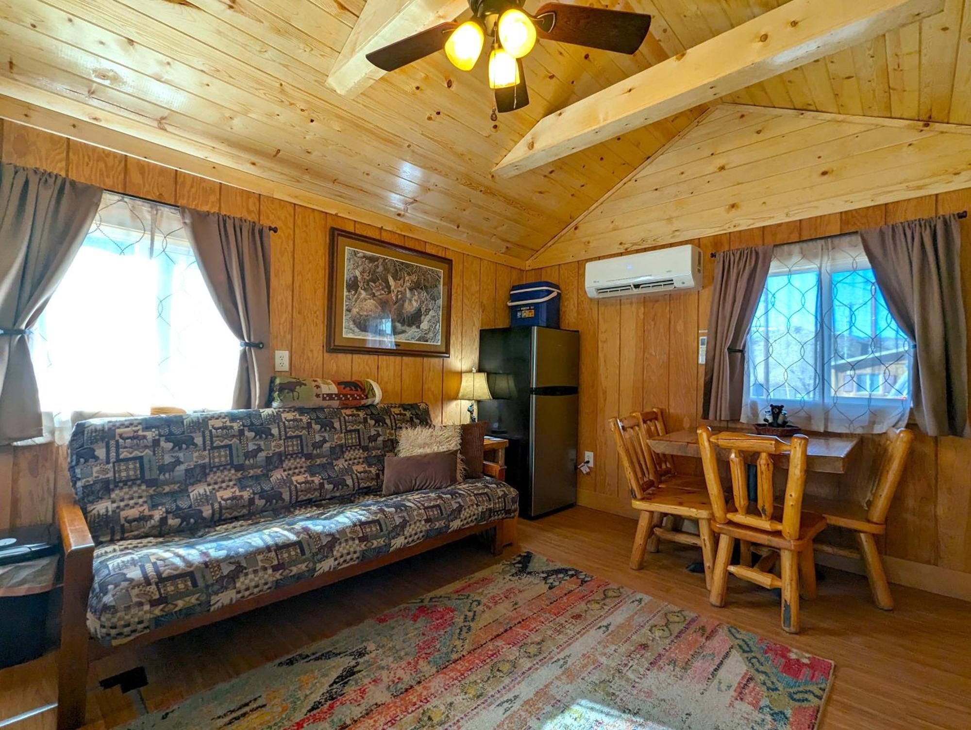 Yellowstone'S Treasure Cabins Gardiner Exterior foto